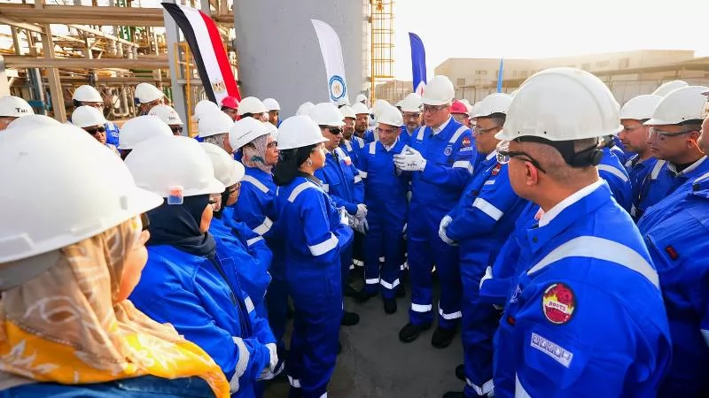 وزير البترول يتفقد الوحدات الإنتاجية لـ